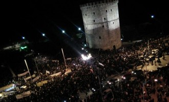 Χιλιάδες διαδηλώνουν στον Λευκό Πύργο ενάντια στη λιτότητα