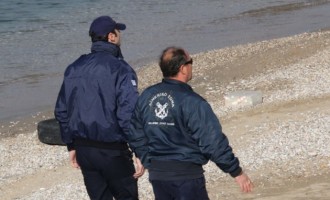Άνδρας τελείως γυμνός εντοπίστηκε νεκρός στα βράχια παραλίας της Κέρκυρας