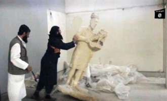 Τζιχαντιστές καταστρέφουν αγάλματα σε μουσείο (βίντεο)