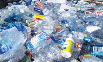 Αυξάνονται τα πλαστικά απόβλητα στους ωκεανούς