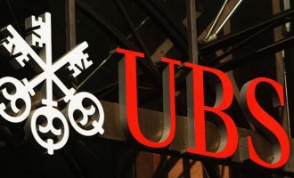 Με χειροπέδες περιμένουν τρεις τραπεζίτες της UBS