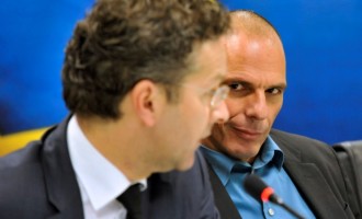 Τη Δευτέρα στο Eurogroup ο Γιάνης Βαρουφάκης σηκώθηκε να δείρει τον Ντάισελμπλουμ!