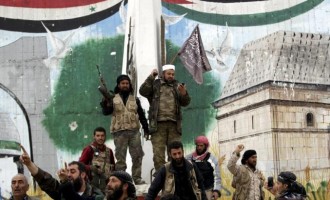 Οι τζιχαντιστές άλωσαν την Ιντλίμπ στη Συρία – Βίντεο μέσα από την πόλη