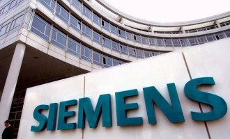 Σκάνδαλο Siemens: Εννιά χρόνια μετά στο εδώλιο οι κατηγορούμενοι