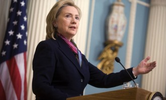 Μέσω email η… επίσημη ανακοίνωση της υποψηφιότητας της Χίλαρι Κλίντον