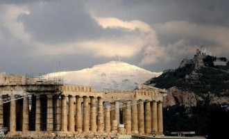 Reuters: «Σαφάρι» της Ελλάδας για να βρει δύο δισ. ευρώ