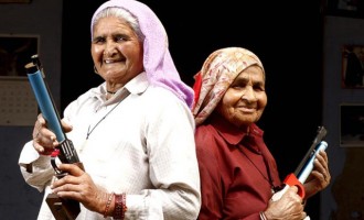 Γιαγιάδες πιστολέρο στην Ινδία (φωτογραφίες)