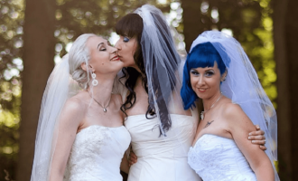 «Ετοιμάζουν» γάμο με τρία άτομα «Threeway» στην Βρετανία!