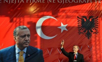 Ο Αλβανός φασίστας Σπαχιού υποστήριξε ότι η αλβανική αντιπολίτευση θεωρεί τον Ερντογάν νεοοθωμανικό κίνδυνο στα Βαλκάνια