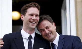 Παντρεύτηκε το σύντροφό του ο πρωθυπουργός του Λουξεμβούργου (φωτογραφίες)