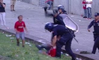 Αστυνομικοί σαπίζουν στο ξύλο οπαδό μπροστά στα ανήλικα παιδιά του (βίντεο)
