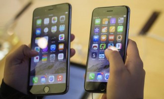Σνόουντεν: Είναι βλακείες ότι το FBI χρειάζεται την Apple για να μπει στο iPhone