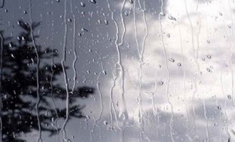 “Αγριεύει” ο καιρός: Βροχές, καταιγίδες και χιόνια το Σάββατο