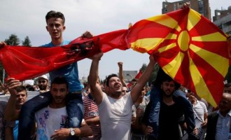 Αλβανοί και Βούλγαροι θέλουν να μοιραστούν τα Σκόπια, λέει ο Λαβρόφ
