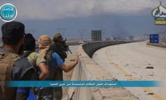 Η Αλ Κάιντα (Αλ Νούσρα) προελαύνει στη Συρία προς τη Μεσόγειο (φωτογραφίες)