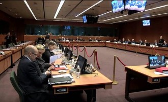 Στο τραπέζι του Eurogroup παραμένει η πρόταση των Θεσμών