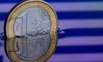 Δημοψήφισμα – Γκαλμπρέιθ: Η επόμενη εξέγερση θα είναι εναντίον του ευρώ