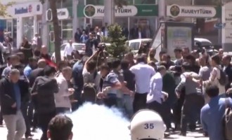 Φανατικοί τζιχαντιστές του Ερντογάν επιτέθηκαν σε Κούρδους στην Τουρκία