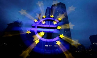 Bloomberg: Η ευρωζώνη εξετάζει ελάφρυνση του χρέους