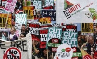 75.000 διαδήλωσαν στο Λονδίνο κατά της λιτότητας – Αλληλεγγύη και στην Ελλάδα