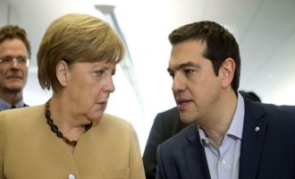 Die Welt: Ο Σόιμπλε θέλει η Ελλάδα να παρατείνει το πρόγραμμα βοήθειας