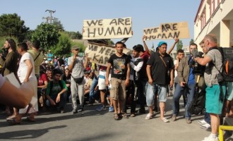 ΠΑΣΟΚ: Οι “ιδεοληψίες της κυβέρνησης” ευθύνονται για το μεταναστευτικό