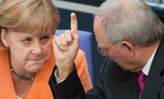 Τι είπε ο Σόιμπλε για την απόφαση της Μέρκελ να αποχωρήσει από την ηγεσία του CDU