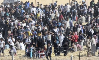 Οι Τούρκοι δεν επιτρέπουν σε χιλιάδες Σύρους αμάχους να περάσουν τα σύνορα