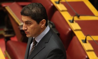Αυγενάκης σε κυβέρνηση: Δώστε τον υπουργό που «σήκωσε» 200.000 ευρώ