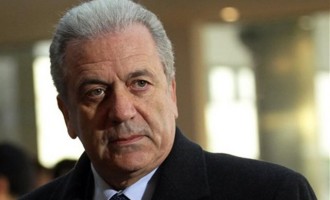Ο Αβραμόπουλος «παίζει» για υπουργός Άμυνας λόγω της σχέσης του με τον Ερντογάν