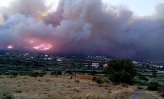 Σπίρτζης: 40 σπίτια κάηκαν στην Νεάπολη Λακωνίας