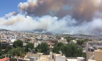 Καίγεται ο Υμηττός – Πύρινη κόλαση στην Αθήνα – Φωτογραφίες πολιτών στο Twitter