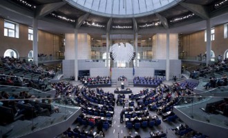 Ψηφίζει την Παρασκευή η Γερμανική Βουλή – Οργή κατά Σόιμπλε