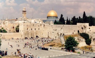 Εβραίοι ζητούν την ανοικοδόμηση του Ναού τους στα Ιεροσόλυμα