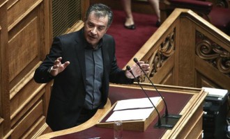 Θεοδωράκης: Να αποκαλυφθούν οι συνωμότες της δραχμής