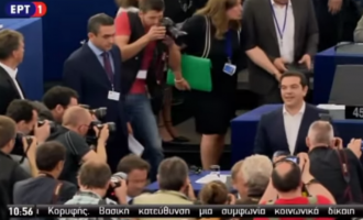 Η ξινίλα του Σουλτς όταν αποθέωσαν τον Τσίπρα στο Κοινοβούλιο! (βίντεο)