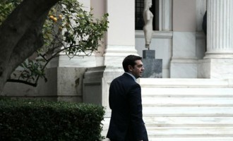 Ποια είναι η νέα φίλη του Αλέξη Τσίπρα που σύστησε στο Πανελλήνιο (φωτο)