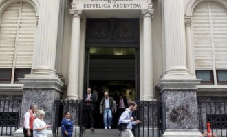 Iστορική δικαίωση Αργεντινής ενάντια των πιστωτών της για τα απλήρωτα ομόλογα