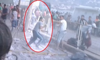 Άγριες συμπλοκές μεταξύ μεταναστών στο λιμάνι της Μυτιλήνης (βίντεο)