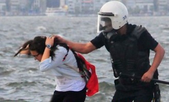 Τούρκοι αστυνομικοί βασάνισαν και απείλησαν 17χρονη ότι θα τη δώσουν στο Ισλαμικό Κράτος
