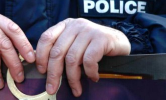 Συνελήφθη συνταξιούχος αστυνομικός στη Λάρισα – Είχε ερωμένες δύο ανήλικες αδελφές με το… αζημίωτο