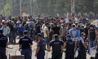 Μικροσυμπλοκές στα σύνορα Σκοπίων – Ελλάδας με πρόσφυγες και αστυνομικούς