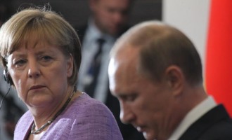 Η Μέρκελ θέλει και τον Πούτιν για να βρεθεί λύση στον πόλεμο της Συρίας