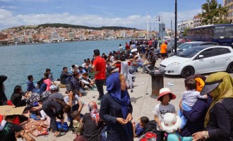10.000 πρόσφυγες εγκαταλείπουν τη Λέσβο με προορισμό τον Πειραιά