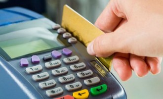 Πώς στήνουν τις απάτες με προπληρωμένες κάρτες