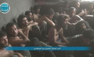 Σύροι στρατιώτες αιχμάλωτοι της Αλ Κάιντα (φωτογραφίες)