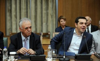 Έτριξε τα δόντια για συντονισμό ο Τσίπρας στο υπουργικό