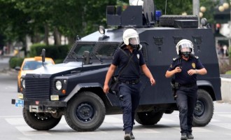 ΣΟΚ! 7.850 αστυνομικούς απέλυσε το βράδυ ο Ερντογάν – Τους πήρε τα όπλα