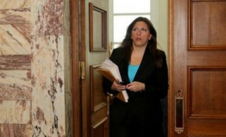 Διαψεύδει η Κωνσταντοπούλου πως έκλεισε 12 γραφεία στη Βουλή