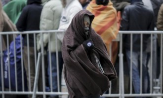 «Κρυώνουμε!»: Κραυγή αγωνίας από τους πρόσφυγες στη Γερμανία